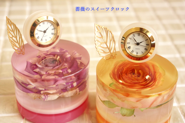 レジンにきれいな花 ドライフラワー を封入 劣化褪色せず美しさを保つ作品の作り方